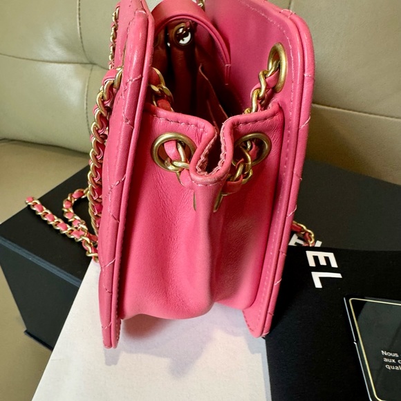 CHANEL▪️Quilted Calfskin Chain CC Small Accordion Tote Gold Hardware - Picture 6 of 15